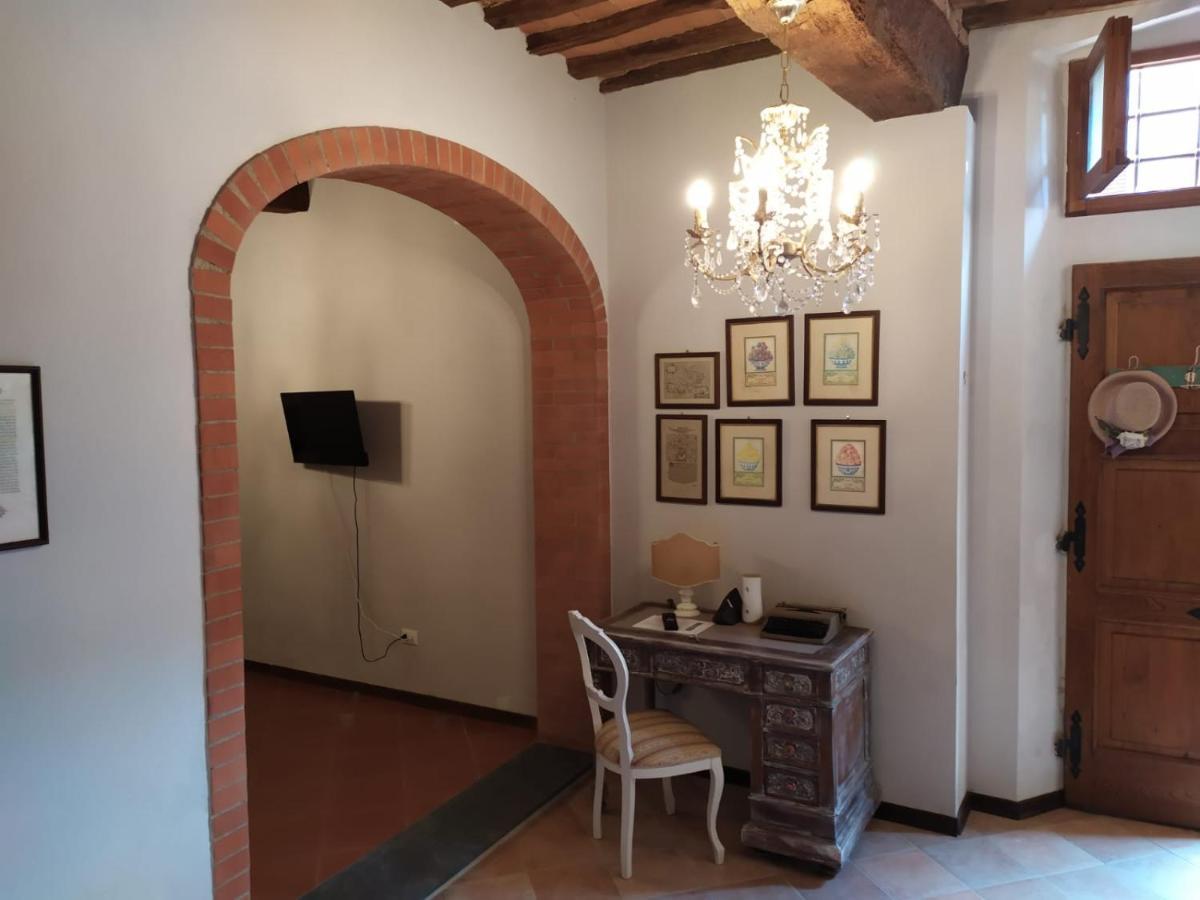 Borgo Antico Villa Lari Buitenkant foto